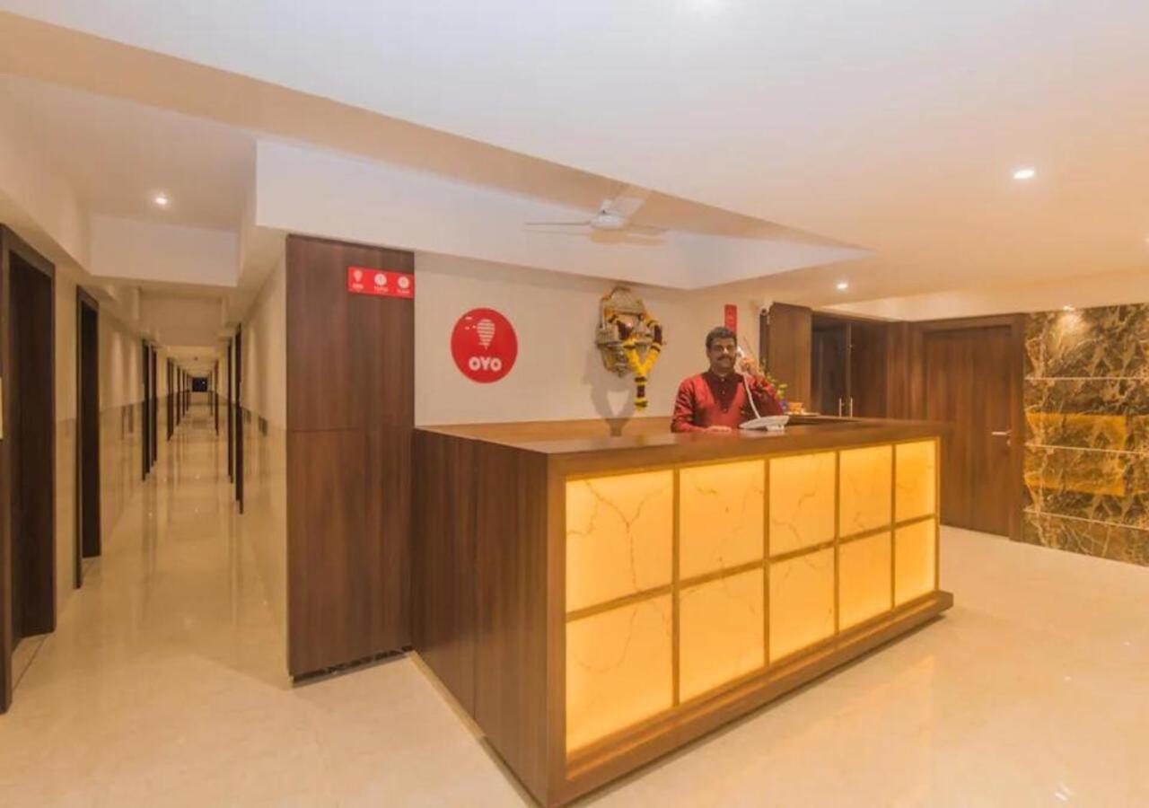 Hotel Mourya Residency Нави Мумбай Екстериор снимка