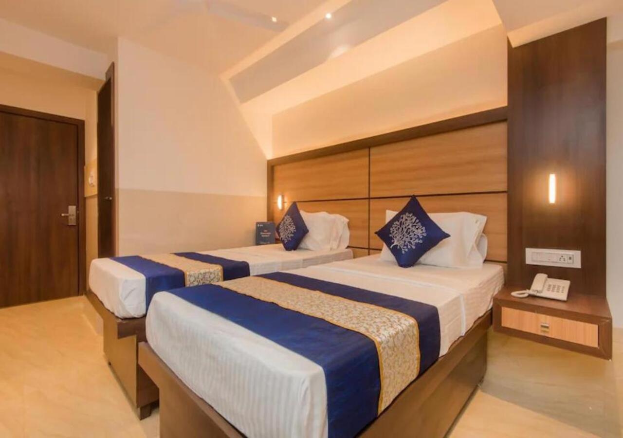 Hotel Mourya Residency Нави Мумбай Екстериор снимка
